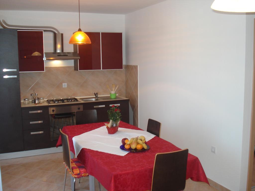 Apartments Buzleta II 파자나 객실 사진