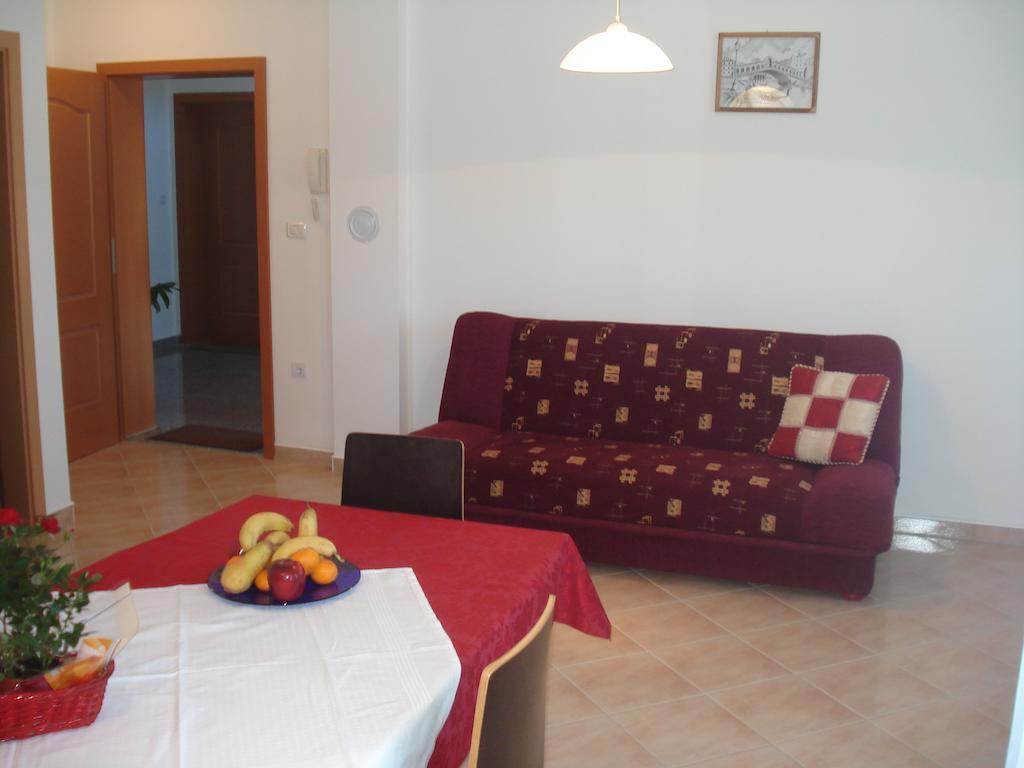 Apartments Buzleta II 파자나 객실 사진