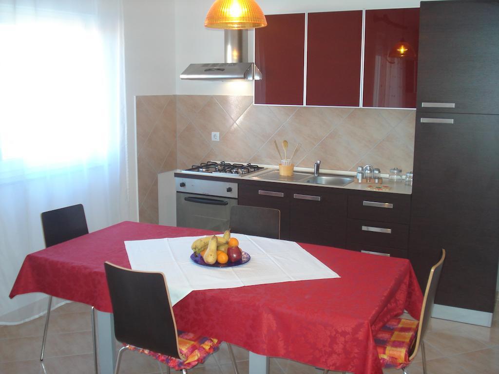 Apartments Buzleta II 파자나 객실 사진