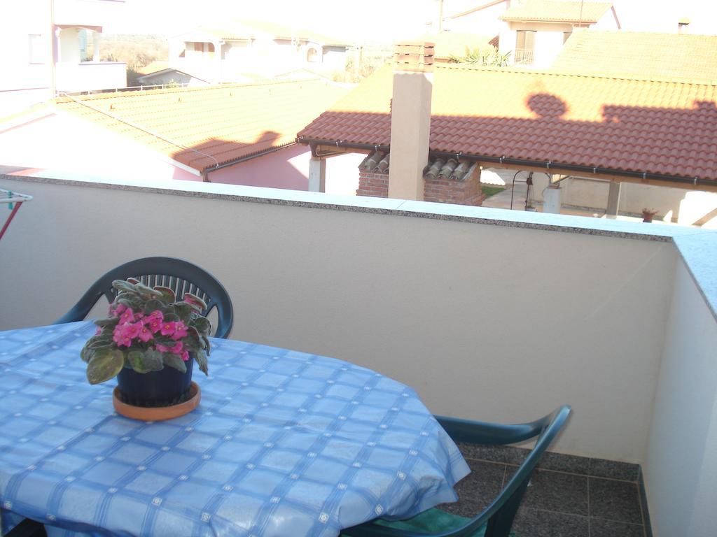 Apartments Buzleta II 파자나 객실 사진